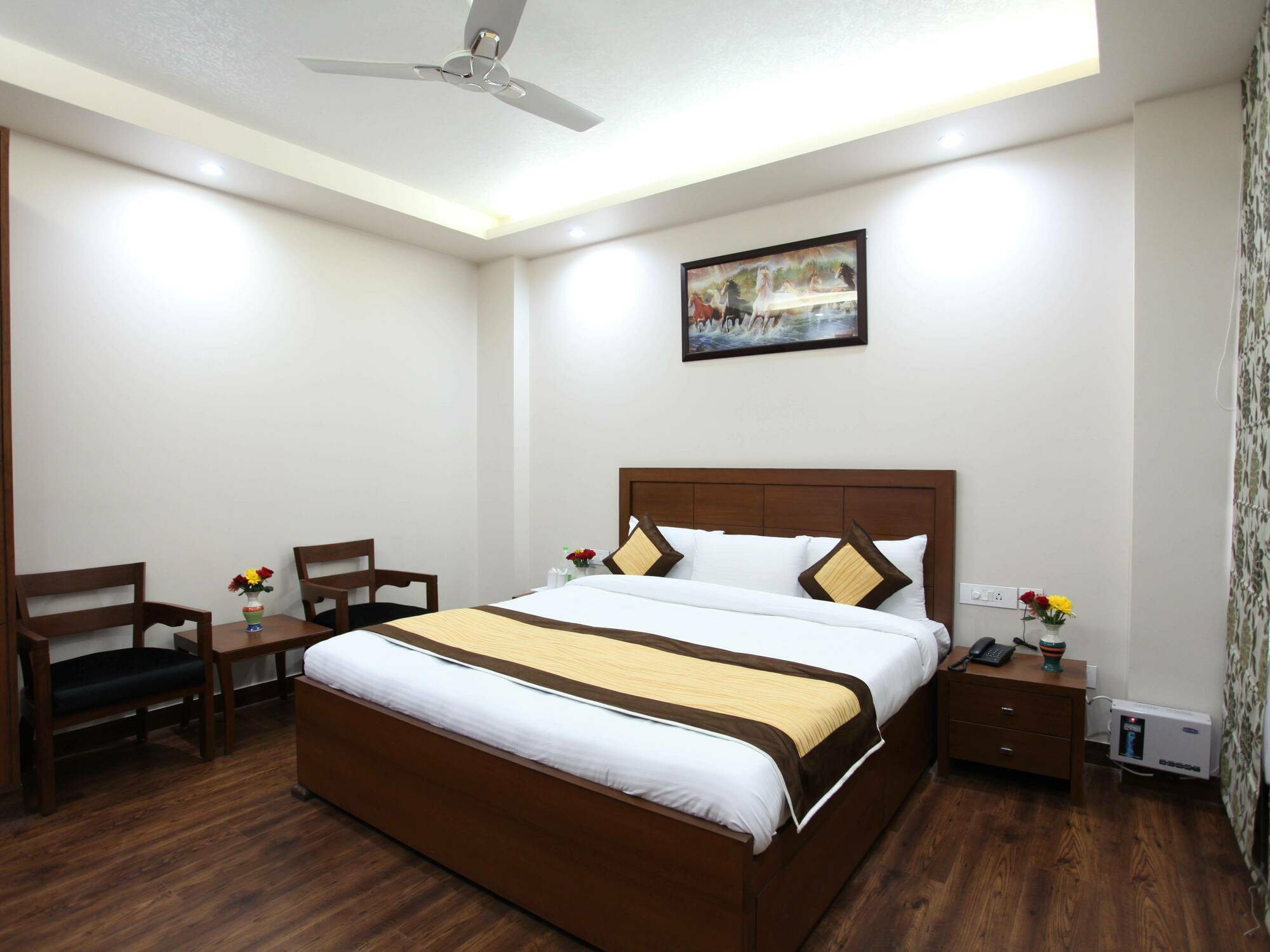 H.c Grand New Delhi