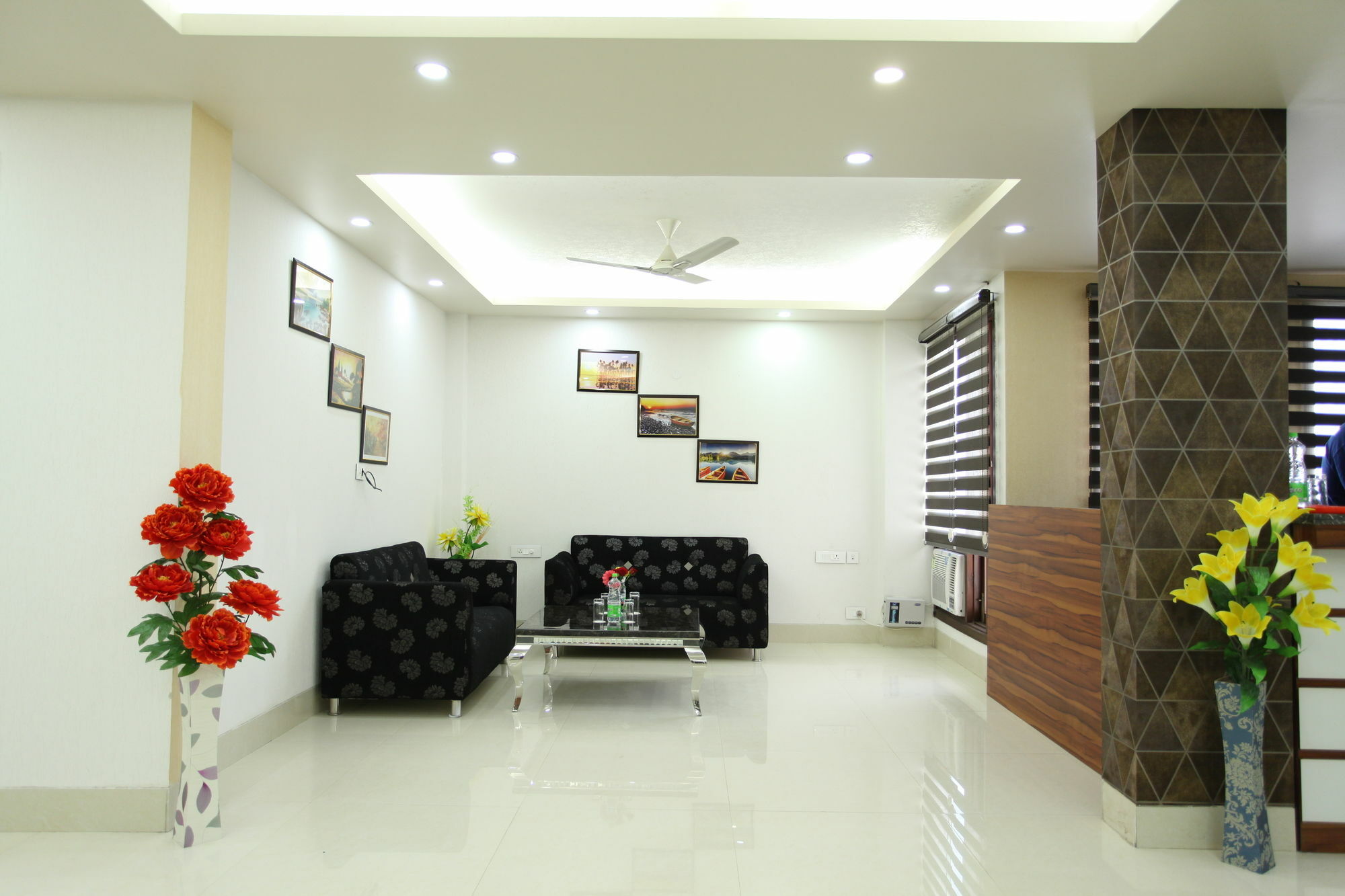 Hotel H.c Grand