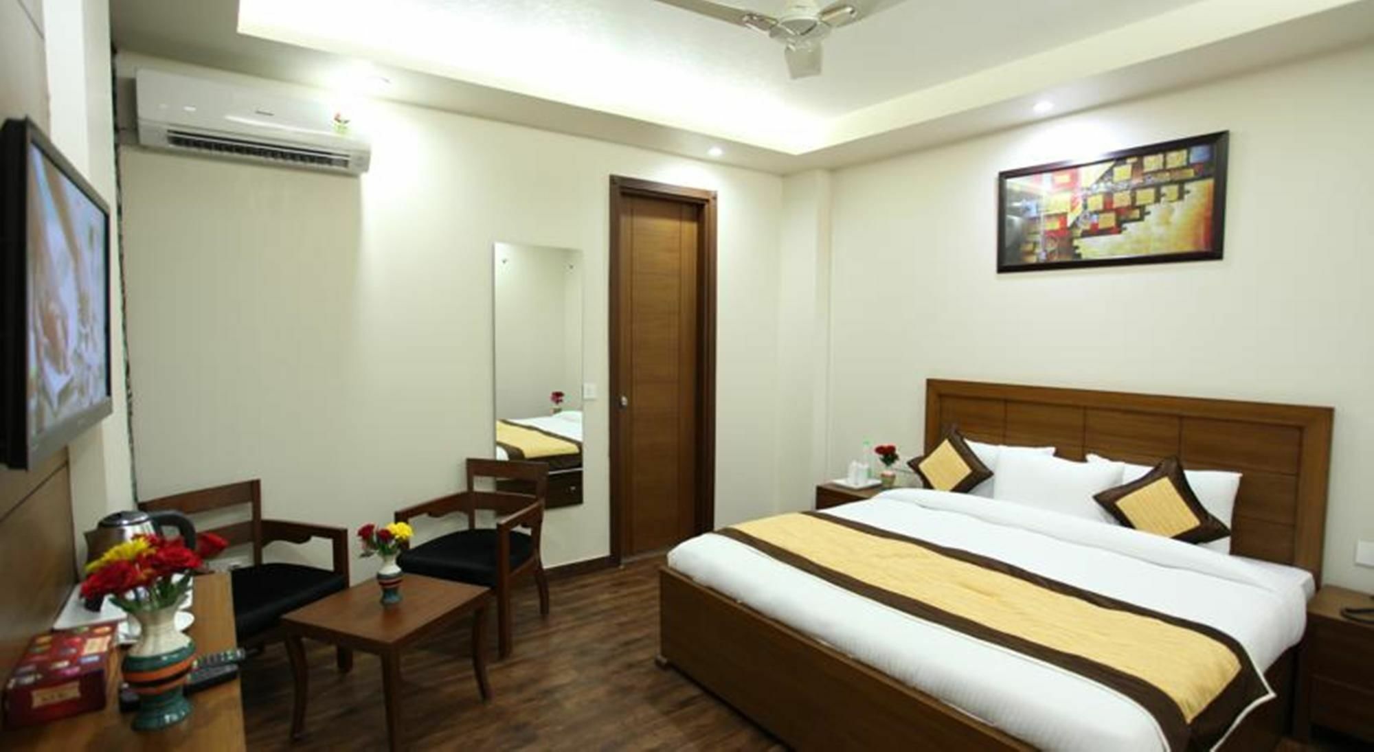 Hotel H.c Grand New Delhi